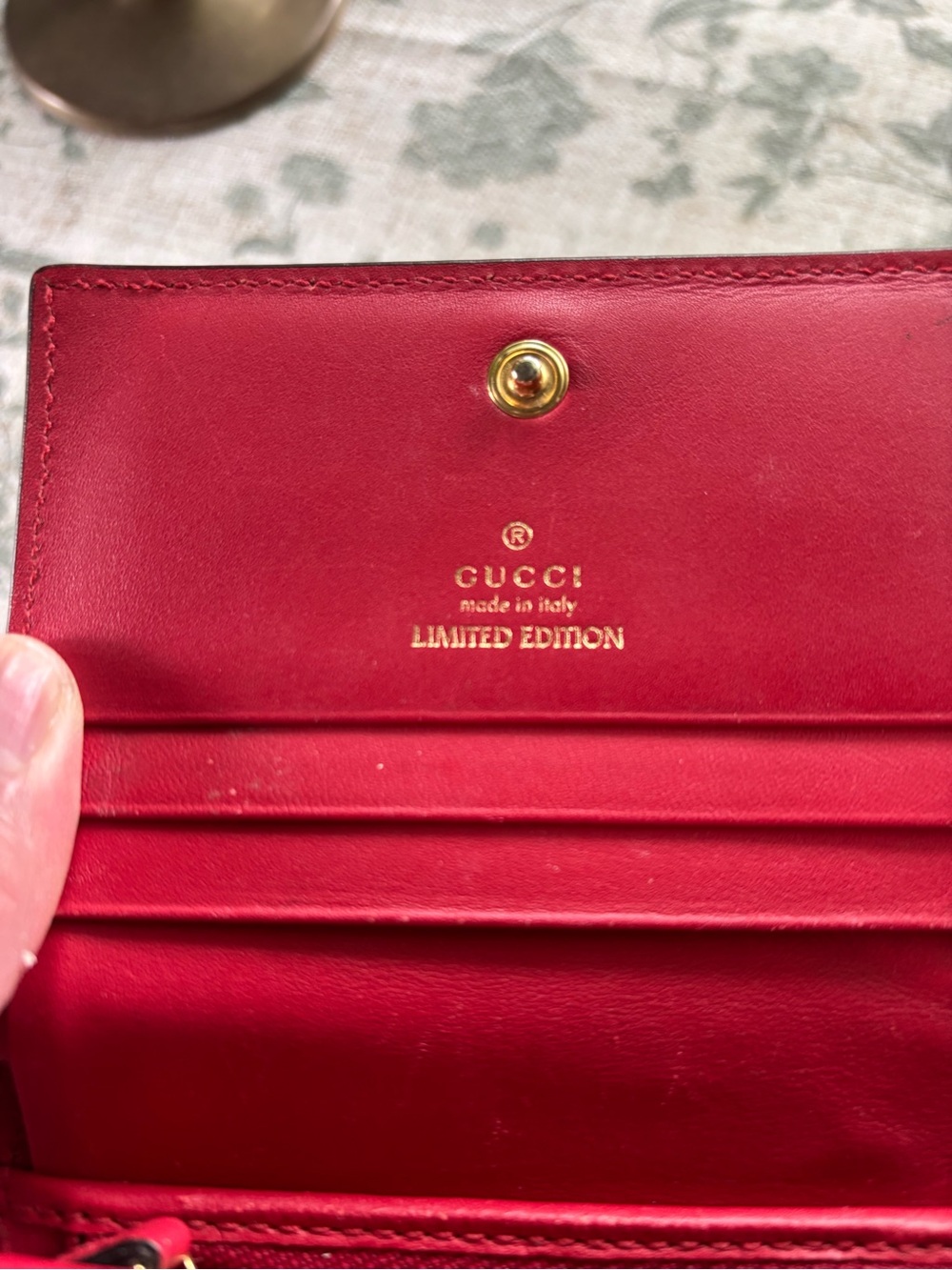 EUC Gucci Limited Edition GG Supreme Heart Snake Wallet. - Picture 4 of 12
